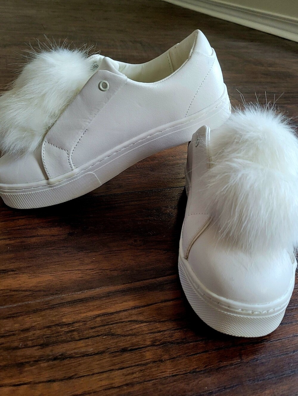 Sam Edelman Leya White Leather Faux Fur Pom Pom Slip On Sneakers 7